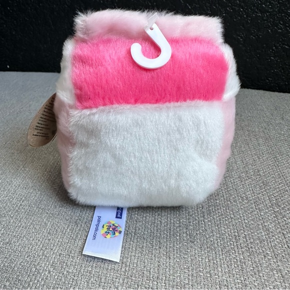 4” Palm Pals - Fresa the Strawberry Milk 🍓🥛 NWT - Picture 4 of 6